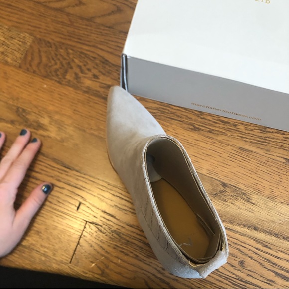 Marc Fisher Orlanda booties 9.5 light grey NEW - Picture 5 of 8